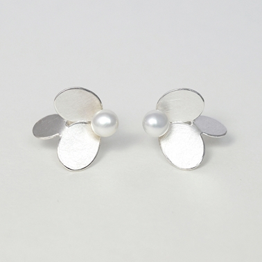 3 ovals earrings with pearls