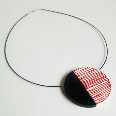 Red Line Up necklace