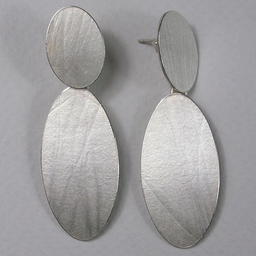 Alula oval drop earring