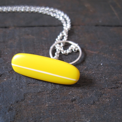 yellow pendant t-bar detail