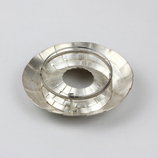 White round roof brooch	 - back