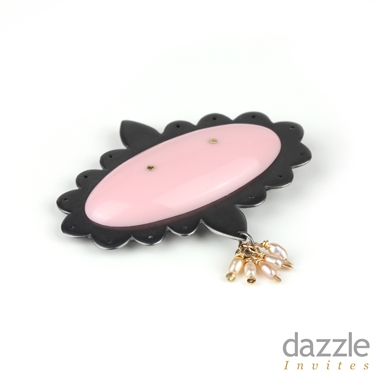 Flossy Brooch – Pale pink oval