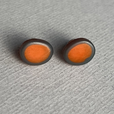 Tiny oval studs - orange