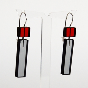 construction 1 earrings red and grey long 01