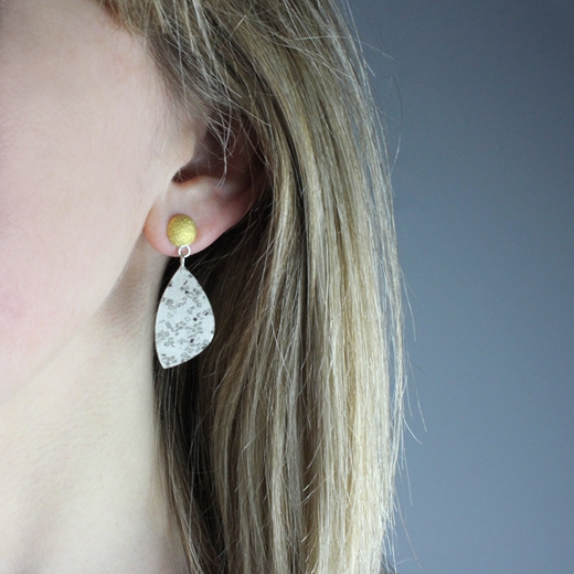Speckle Leaf earrings short - worn