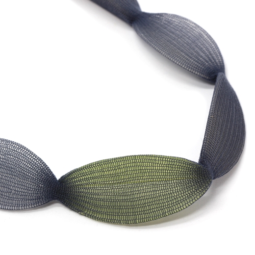 Leaf Necklace long Blue/green - detail