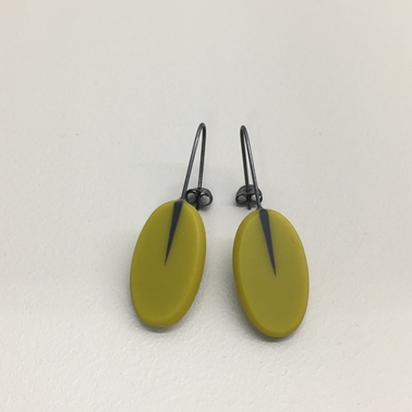 Oval drop earrings