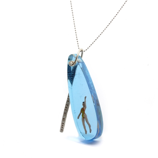 Long Swimmer necklace - front