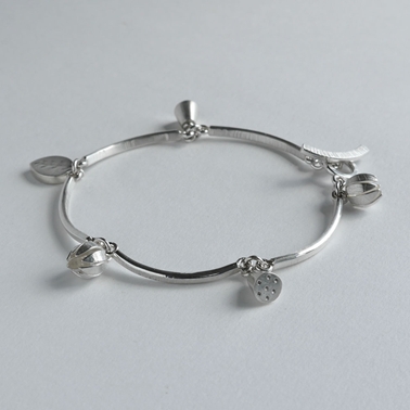 Lilly charms bracelet