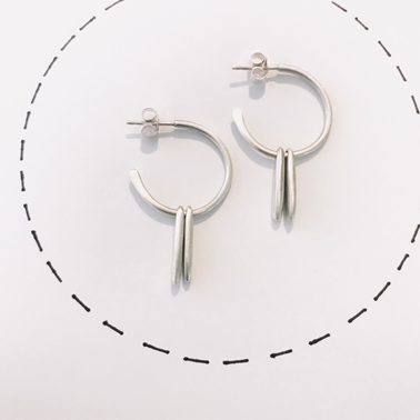 2 medium tag hoop earring