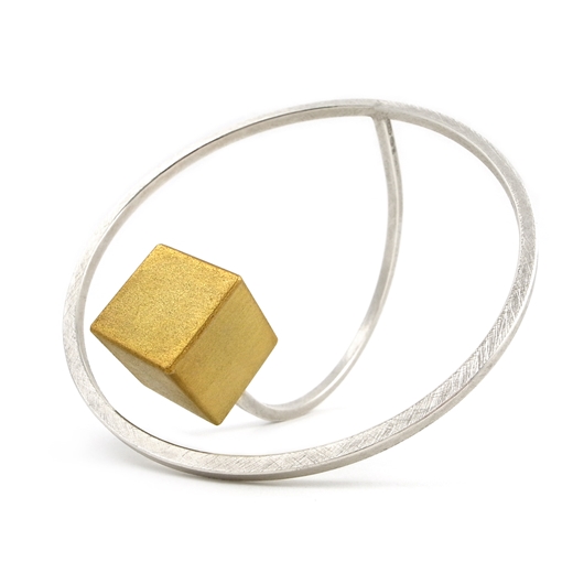 Levitate bangle with brass cube