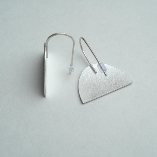 Back of earrings with stoppers