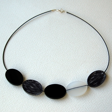 black void necklace 1