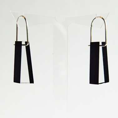 black block earrings 01
