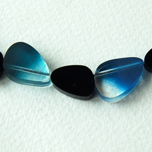 blues shoreline necklace detail