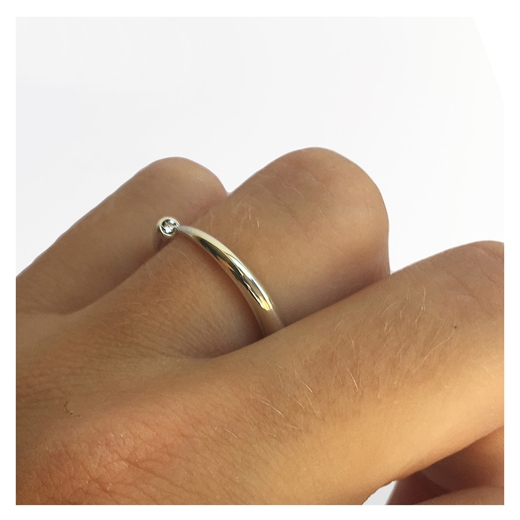 Wiggly narrow tapering 9ct gold ring