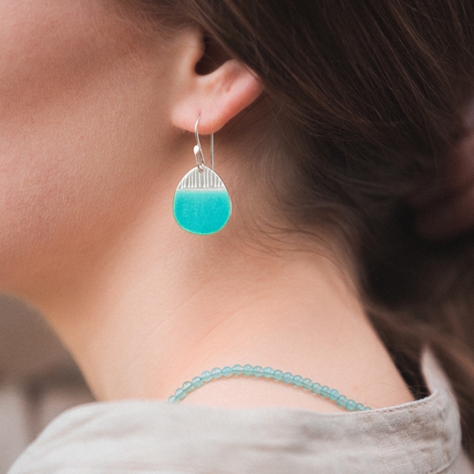 Island drop earrings turquoise on model