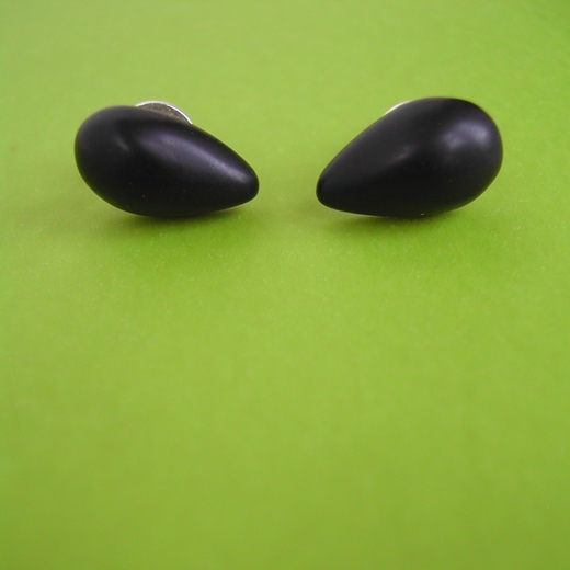 black petal stud earrings