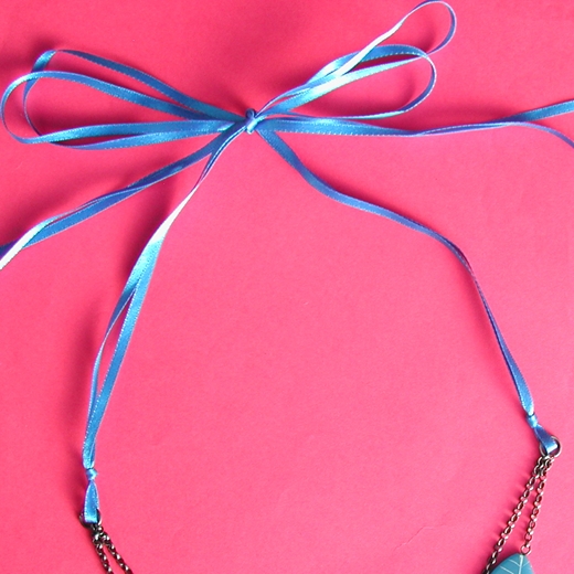 blue ribbon detail