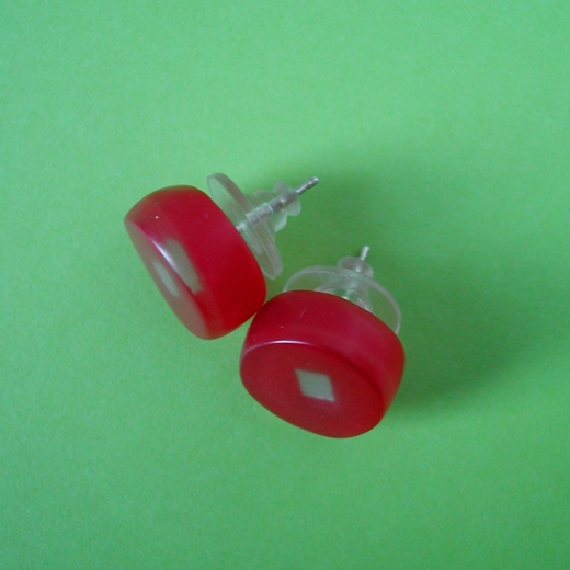 red resin and aluminium leaf round earrings side view