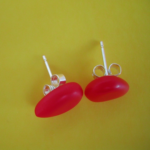 red petal studs side view