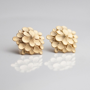 Dahlia asymmetrical gold-plated earrings-1
