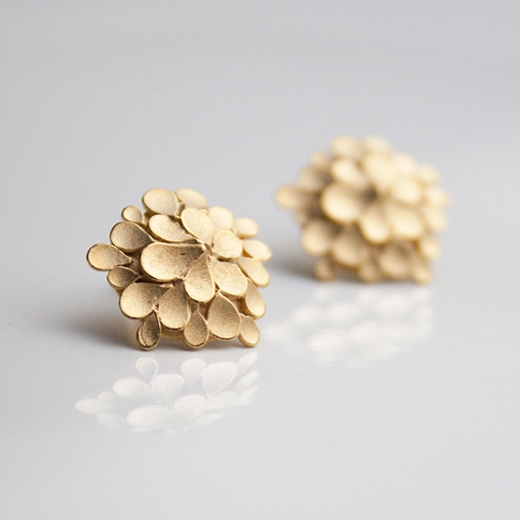 Dahlia asymmetrical gold-plated earrings-2