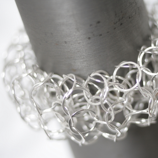 Silver tube chain bracelet, medium loop