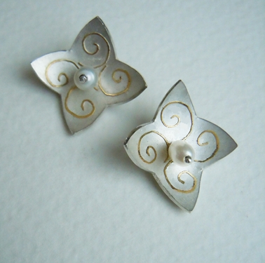 White star earrings