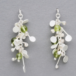 blossom wire stud earrings with peridot, satin