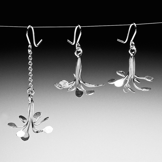Flowerburst dangling earrings