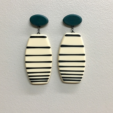 Drop lined earrings