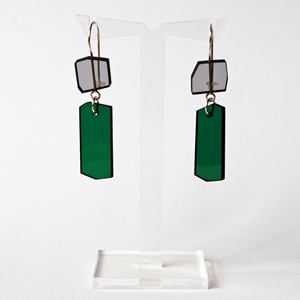 green shard earrings A008