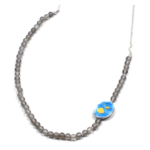 grey agate necklace close