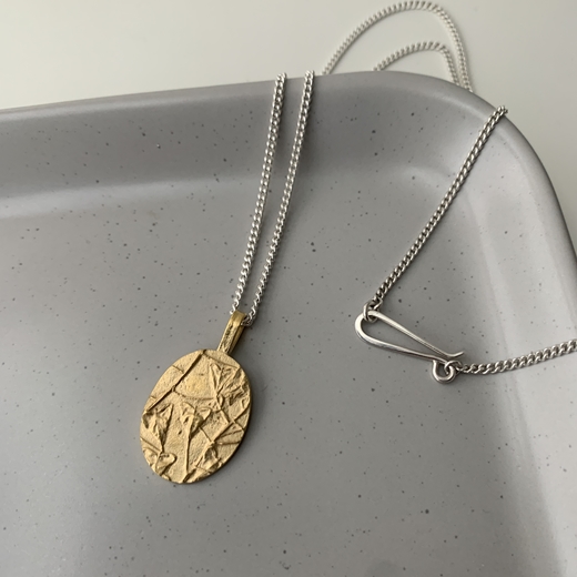 shepherd's purse pendant in 22ct vermeil