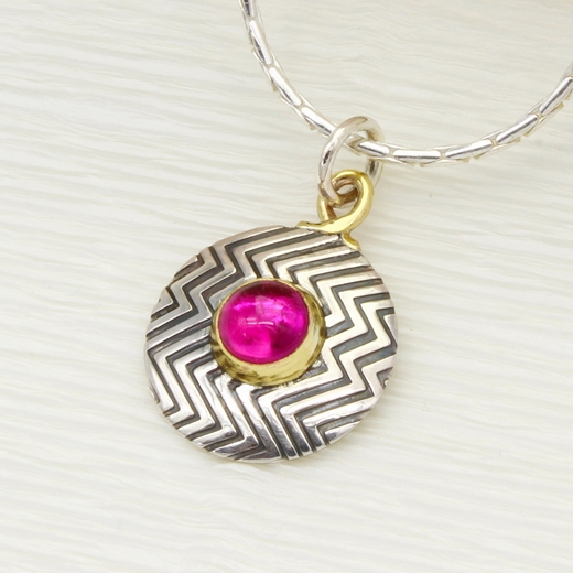 Zigzag pendant, pink corundum, s.