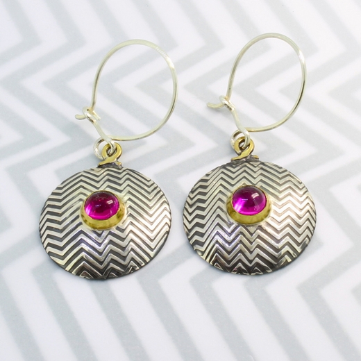 Zigzag large earrings pink corundum