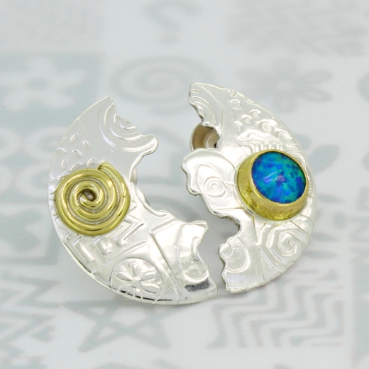 Round ear studs, halved, blue opal, 3