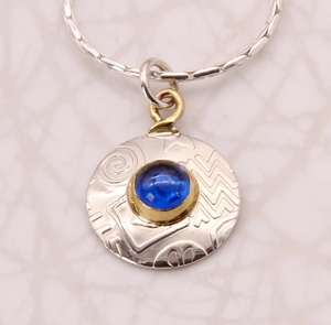 Round pendant, blue spinel, small, 1