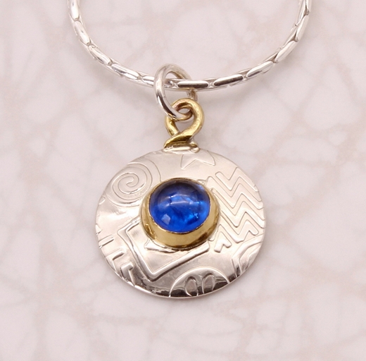 Round pendant, blue spinel, small