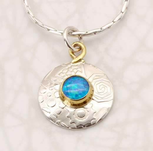 Round pendant, blue opal triplet, small