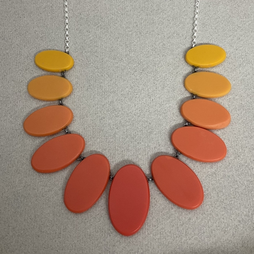 Ombré ovals necklace, reverse