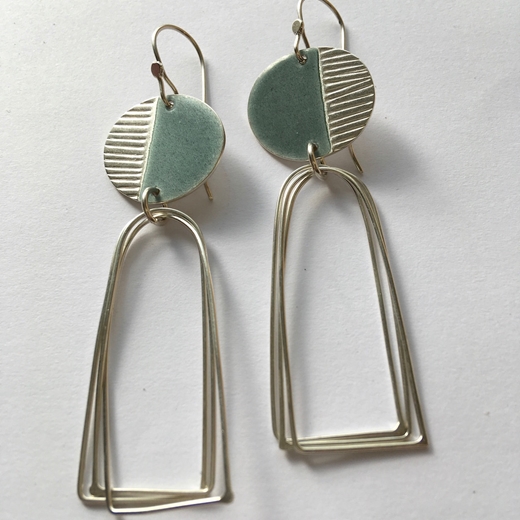 Island earrings with arch loops