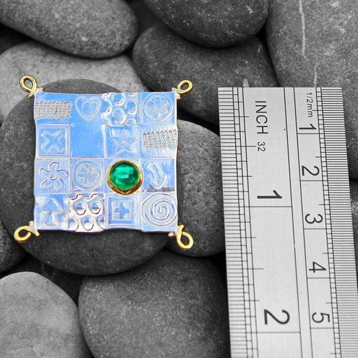 Asymmetrical brooch, square, green spinel, ruler, 8