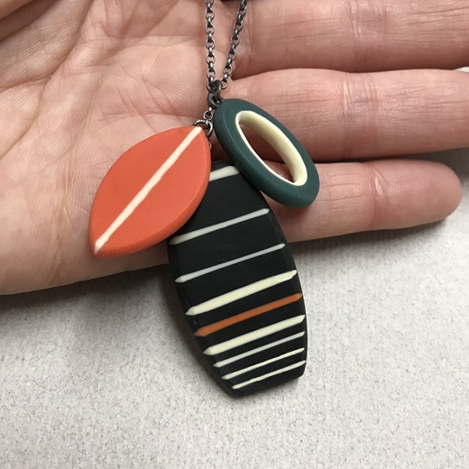 Cluster stripe necklace