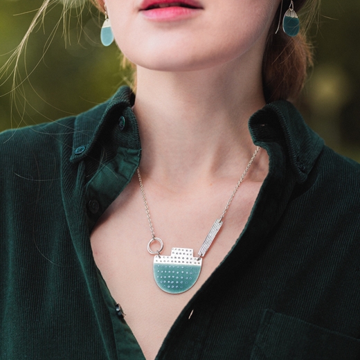 Grey Island Tidal necklace on model