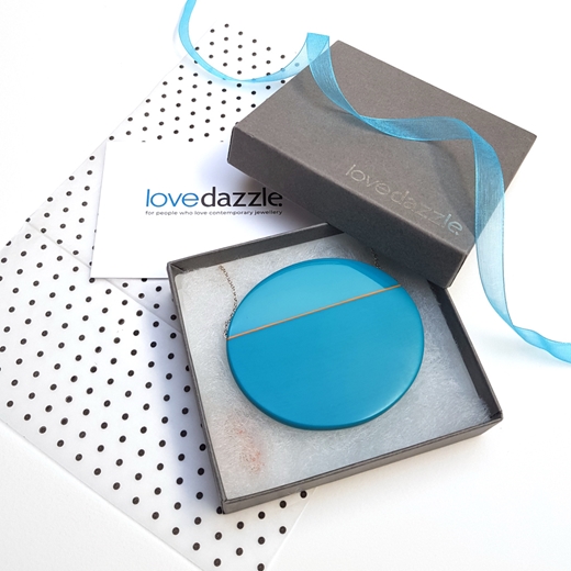 reversible large oval pendant-packaging