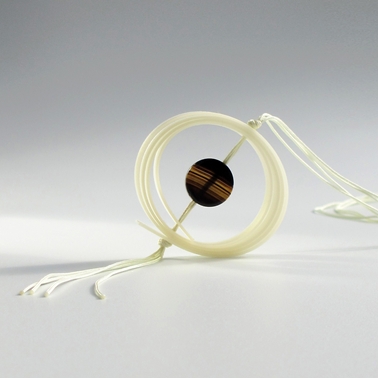 pendant with agate bed and cream polypropylene circle