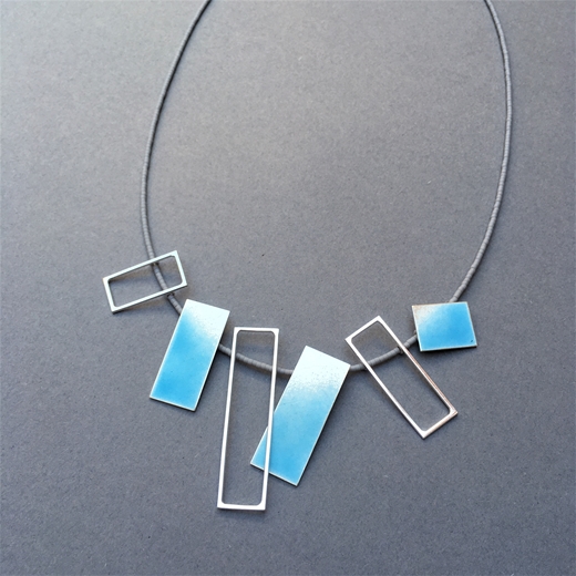 Light turquoise scatter necklace