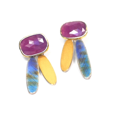 Pink sapphire earring